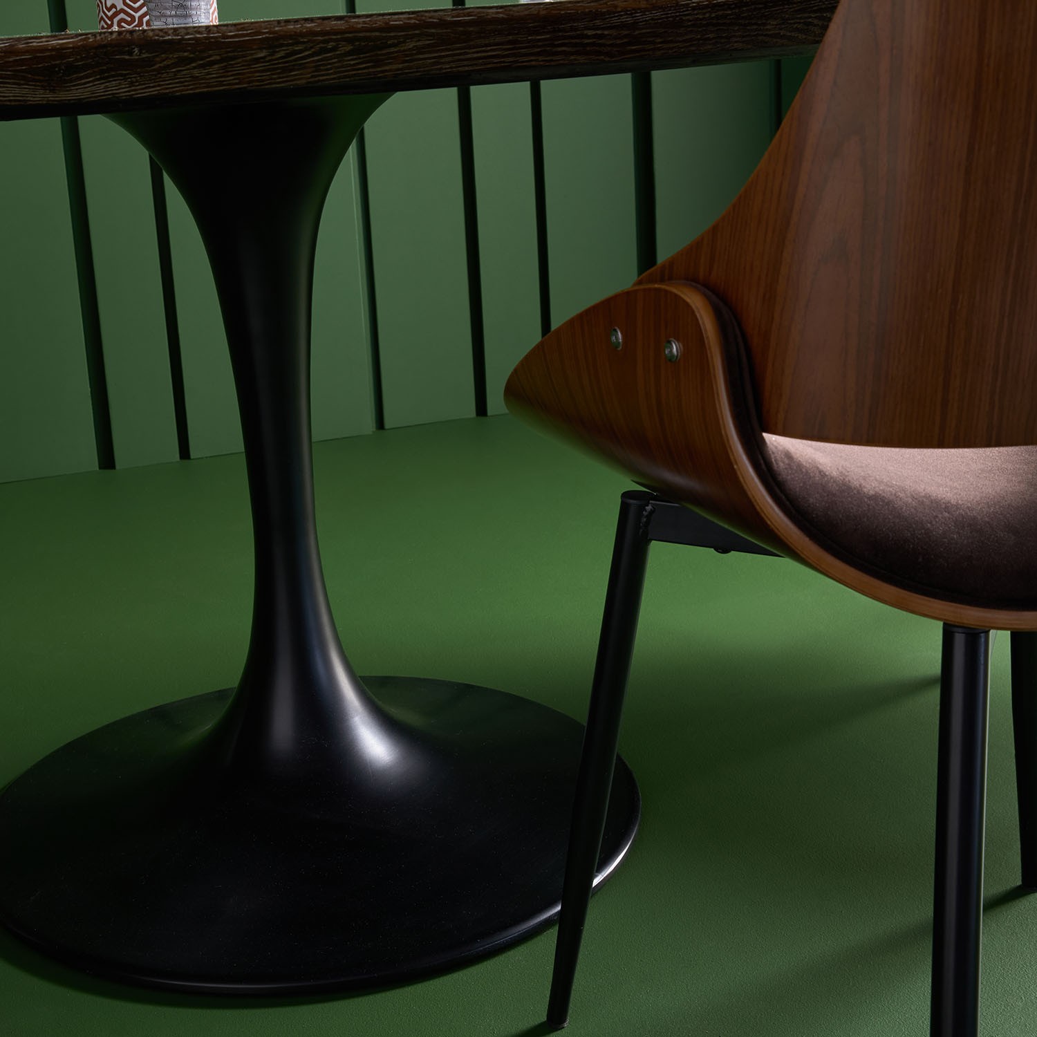 tulipe mesa comedor negra mármol piedra tienda muebles osito Eliana Valencia