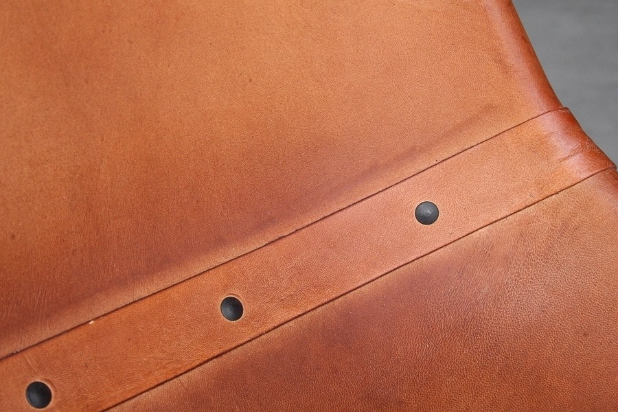 Vintage taburete bar cuero hierro tienda Osito Eliana Valencia