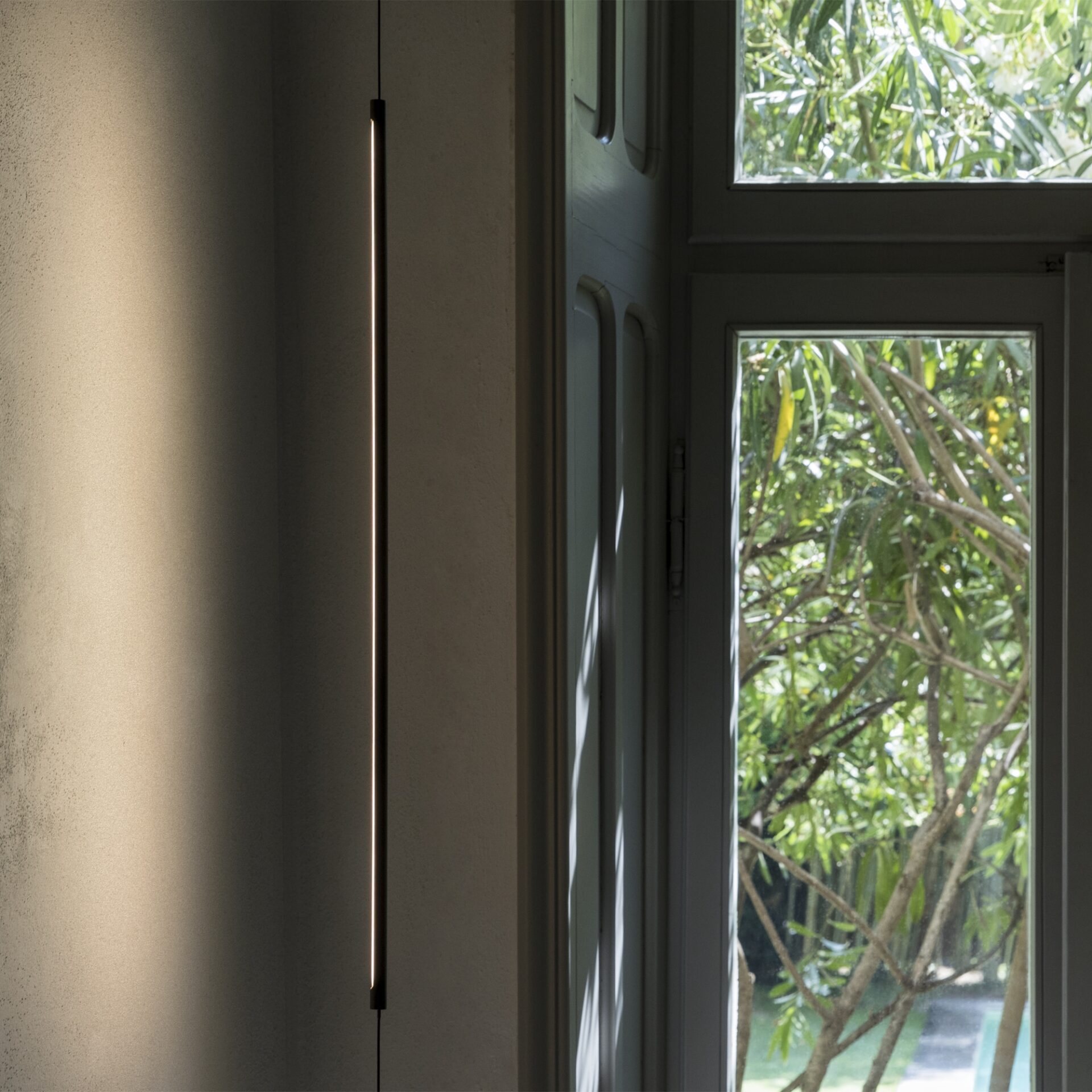 filo luce suelo colgante negro laton diseño tienda luces moderno clasico iluminación eliana valencia